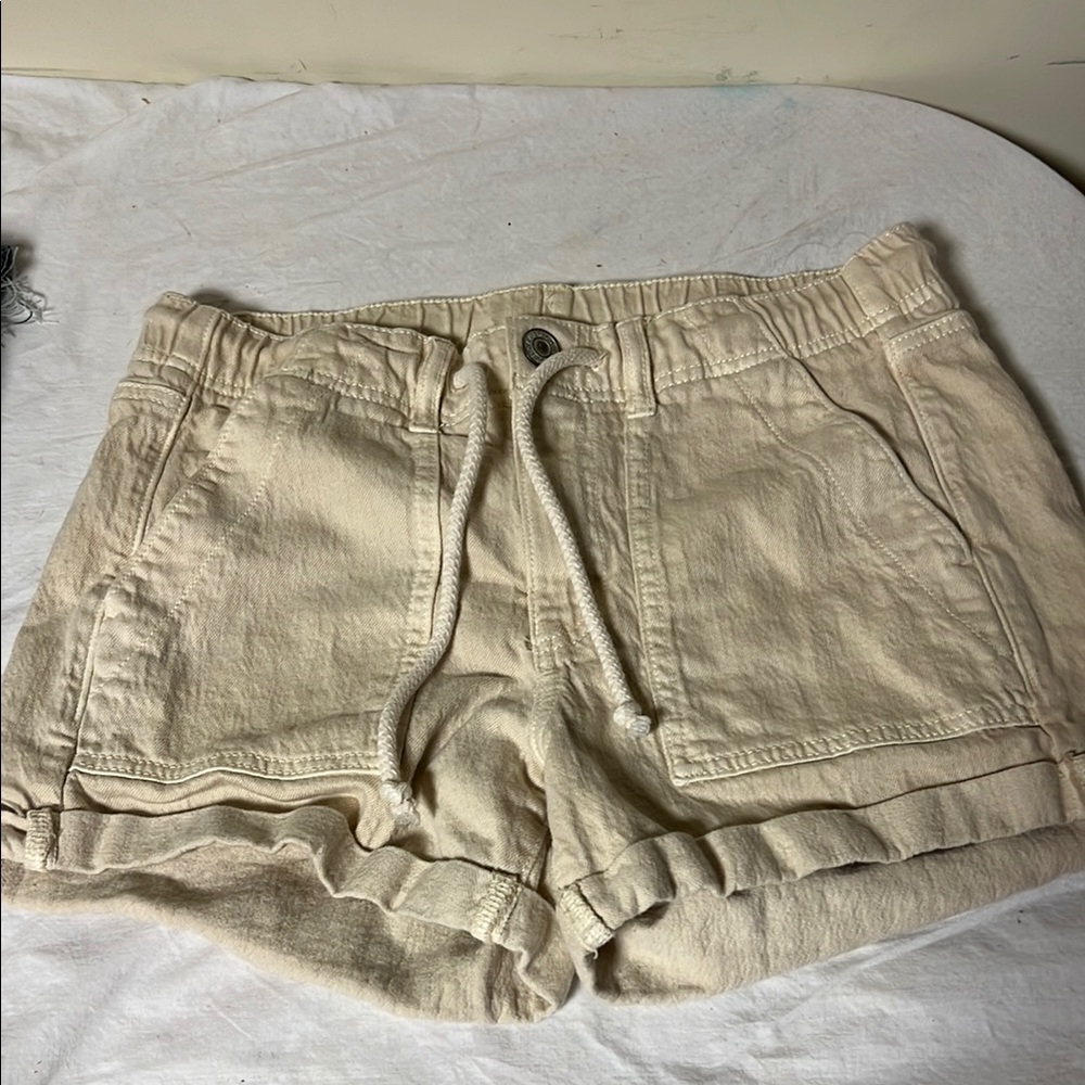 American Eagle Shorts Cream Denim Stretch Size 4